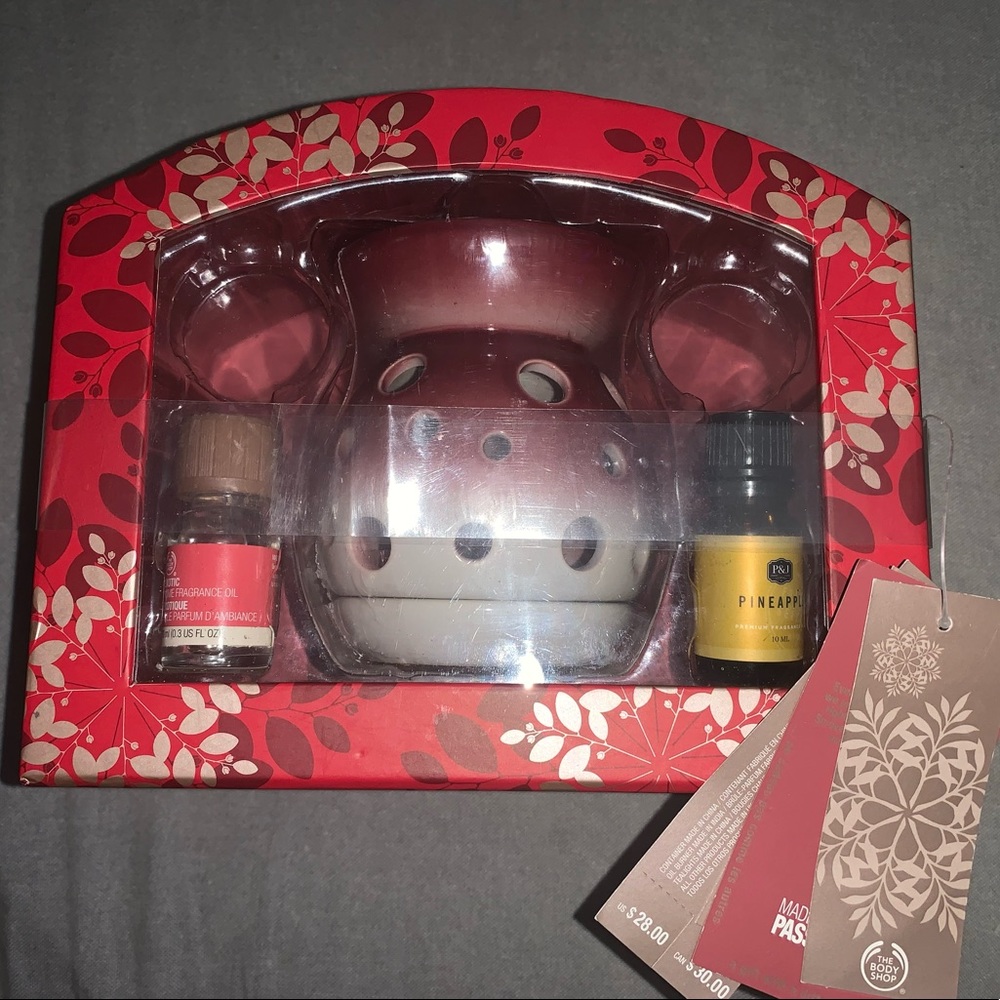 The body shop totally tropical home fragrance essential oil set